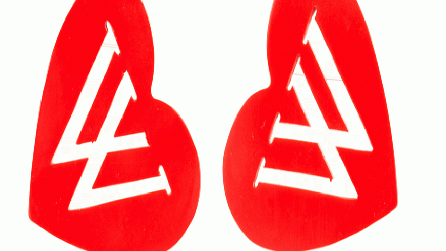 8. September 2012: Diese Plektrum-Ohrringe sind nicht nur etwas für Groupies des kalifornischen Labels. Die herzigen Schmuckstücke sehen an jedem Ohr bezaubernd aus! Von Wildfox, ca. 40 Euro 8. September 2012: Diese Plektrum-Ohrringe sind nicht nur etwas für Groupies des kalifornischen Labels. Die herzigen Schmuckstücke sehen an jedem Ohr bezaubernd aus! Von Wildfox, ca. 40 Euro