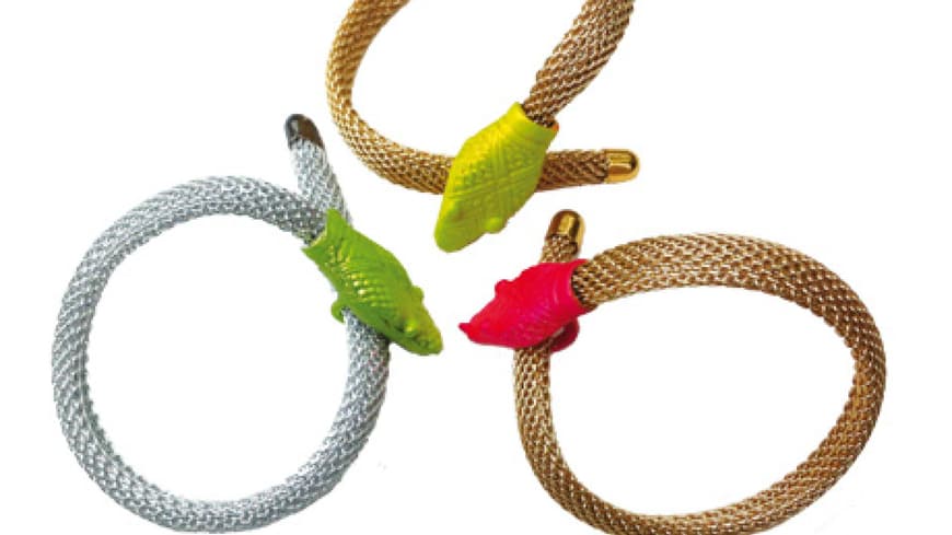 23. Juli 2012: Vorsicht! Die stylishen Armreife mit Schlangenkopf tragen ein äußerst gefährliches Gift in sich: hoch ansteckendes Fashion-Fieber! Über mimilamour.com, ca. 40 Euro 23. Juli 2012: Vorsicht! Die stylishen Armreife mit Schlangenkopf tragen ein äußerst gefährliches Gift in sich: hoch ansteckendes Fashion-Fieber! Über mimilamour.com, ca. 40 Euro