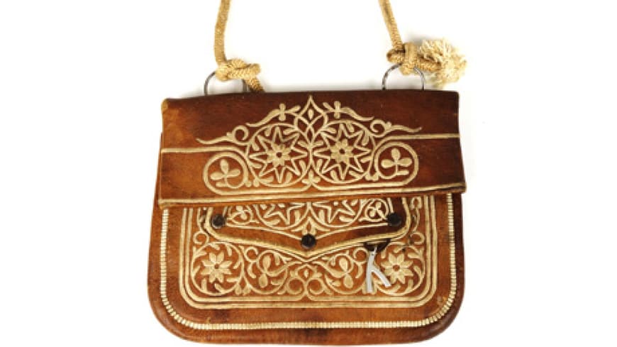 24. Juli 2012: Einzigartig! Jede dieser Taschen ist ein Unikat! Und, beim Kauf dieser Taschen unterstützen wir außerdem ein Hilfsprojekt in Marokko. Ledertasche von Abury, ca. 390 Euro 24. Juli 2012: Einzigartig! Jede dieser Taschen ist ein Unikat! Und, beim Kauf dieser Taschen unterstützen wir außerdem ein Hilfsprojekt in Marokko. Ledertasche von Abury, ca. 390 Euro