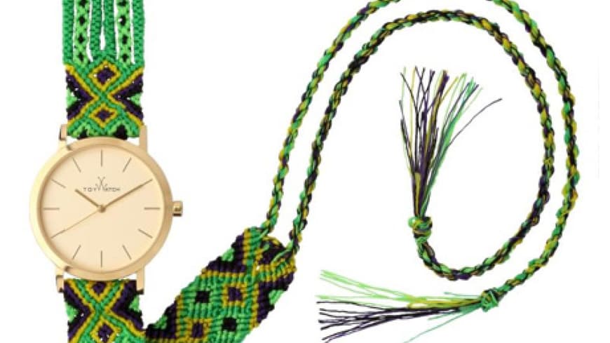 20. Juli 2012: Diese Uhr ist Schmuckstück und Zeitmesser in einem! Das geknöpfte Hippie-Armband gibt es in unterschiedlichen Farben und lässt sich so perfekt der eigenen Sommergarderobe anpassen. Von ToyWatch, ca. 145 Euro 20. Juli 2012: Diese Uhr ist Schmuckstück und Zeitmesser in einem! Das geknöpfte Hippie-Armband gibt es in unterschiedlichen Farben und lässt sich so perfekt der eigenen Sommergarderobe anpassen. Von ToyWatch, ca. 145 Euro
