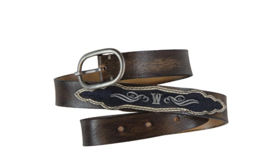 21. September 2012: Die Jeansmarke Wrangler steht für tolle Schnitte und angesagte Waschungen. Dass sie auch stylishe Accessoires herstellen, beweisen sie mit dem Ledergürtel mit Jeans-Detail für ca. 60 Euro 21. September 2012: Die Jeansmarke Wrangler steht für tolle Schnitte und angesagte Waschungen. Dass sie auch stylishe Accessoires herstellen, beweisen sie mit dem Ledergürtel mit Jeans-Detail für ca. 60 Euro