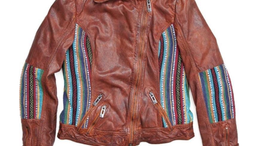 11. August 2012: Ihr sucht noch nach einem Begleiter fürs nächste Festival? Wie wär's denn dann mit dieser coolen Lederjacke von Maze mit Stoffeinsätzen im Ethno-Look, ca. 280 Euro 11. August 2012: Ihr sucht noch nach einem Begleiter fürs nächste Festival? Wie wär's denn dann mit dieser coolen Lederjacke von Maze mit Stoffeinsätzen im Ethno-Look, ca. 280 Euro