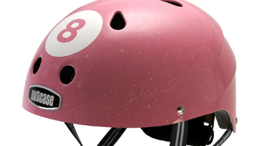 1. August 2012: Stylish UND sicher unterwegs im Strassenverkehr mit dem süßen Fahrradhelm von Nutcase, ca. 65 Euro 1. August 2012: Stylish UND sicher unterwegs im Strassenverkehr mit dem süßen Fahrradhelm von Nutcase, ca. 65 Euro