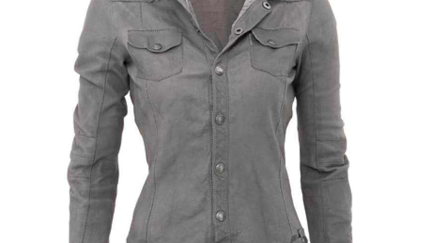 10. September 2012: Von Hermes über Chanel bis Givenchy Leder ist in der Wintersaison einer der wichtigsten Key-Trends! Für den perfekten Dress-down-Look einfach das super weiche Lederhemd von Tigha zur Destroyed-Denim kombinieren. Lederhemd von Tigha, ca. 290 Euro 10. September 2012: Von Hermes über Chanel bis Givenchy Leder ist in der Wintersaison einer der wichtigsten Key-Trends! Für den perfekten Dress-down-Look einfach das super weiche Lederhemd von Tigha zur Destroyed-Denim kombinieren. Lederhemd von Tigha, ca. 290 Euro