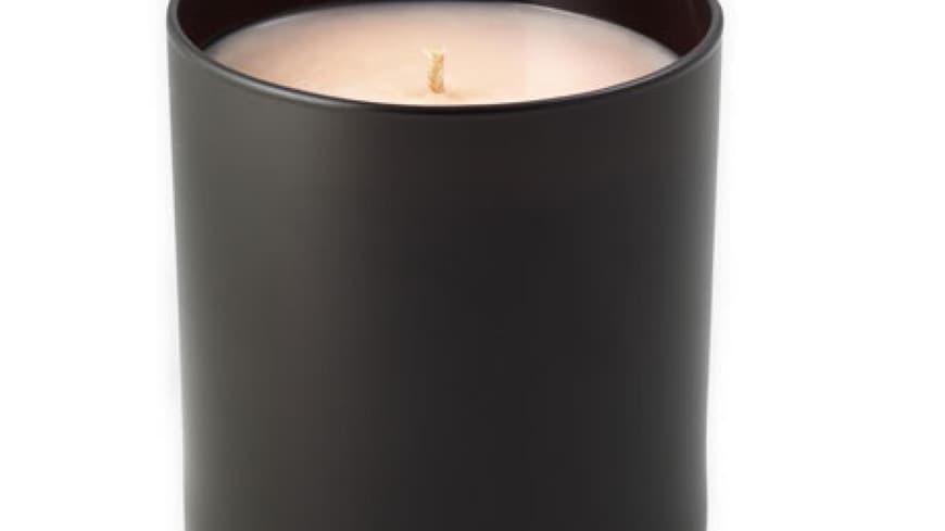 Oft braucht es nicht viel, um eine wohlige Atmosphäre zu Hause zu schaffen. Mit dieser köstlich duftenden Kerze träumt man sofort von französischen Pattisserien... Oft braucht es nicht viel, um eine wohlige Atmosphäre zu Hause zu schaffen. Mit dieser köstlich duftenden Kerze träumt man sofort von französischen Pattisserien...