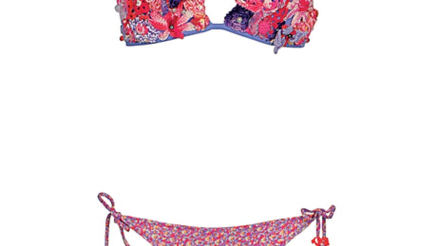 5. August 2012: Das ist Kunst an der Frau: detailverliebter Bikini mit aufwendigen Stickereien und Applikationen von Emamo über ansarystyle.com, ca. 340 Euro 5. August 2012: Das ist Kunst an der Frau: detailverliebter Bikini mit aufwendigen Stickereien und Applikationen von Emamo über ansarystyle.com, ca. 340 Euro