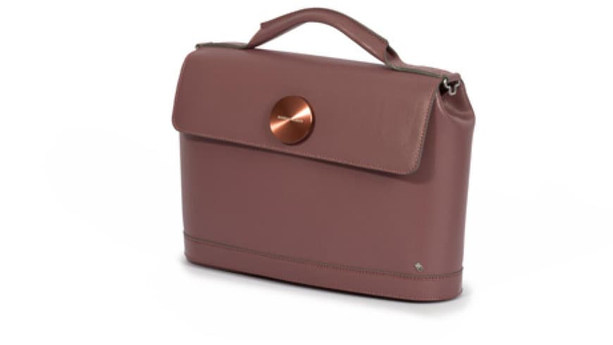30. Oktober 2012: Es gibt auch sehr schöne Aktentaschen! Den Beweis liefert uns dieses Modell von Mandarina Duck, ca. 340 Euro 30. Oktober 2012: Es gibt auch sehr schöne Aktentaschen! Den Beweis liefert uns dieses Modell von Mandarina Duck, ca. 340 Euro