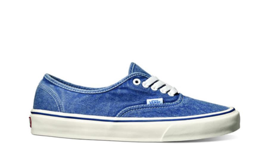 20. September 2012: In einer Denim-Week dürfen Jeans-Schuhe natürlich nicht fehlen. Diese coolen Sneaker sind von Vans, ca. 70 Euro 20. September 2012: In einer Denim-Week dürfen Jeans-Schuhe natürlich nicht fehlen. Diese coolen Sneaker sind von Vans, ca. 70 Euro