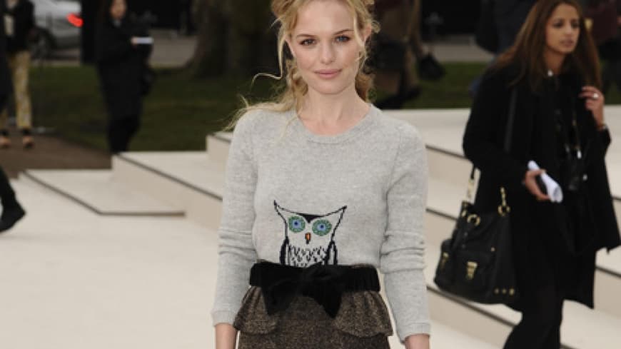 Die Stars haben sich in diesem Jahr wieder einmal von ihrer besten Seite und vor allem in ihren schönsten Kleidern gezeigt. Damit auch Sie bei den anstehenden Feierlichkeiten glänzen können, hat das OK! Style-Ressort die tollsten Promi-Outfits nachgestylt. Diese süße Kombi von Kate Bosworth bei der Burberry Autumn Winter Show 2012... Die Stars haben sich in diesem Jahr wieder einmal von ihrer besten Seite und vor allem in ihren schönsten Kleidern gezeigt. Damit auch Sie bei den anstehenden Feierlichkeiten glänzen können, hat das OK! Style-Ressort die tollsten Promi-Outfits nachgestylt. Diese süße Kombi von Kate Bosworth bei der Burberry Autumn Winter Show 2012...
