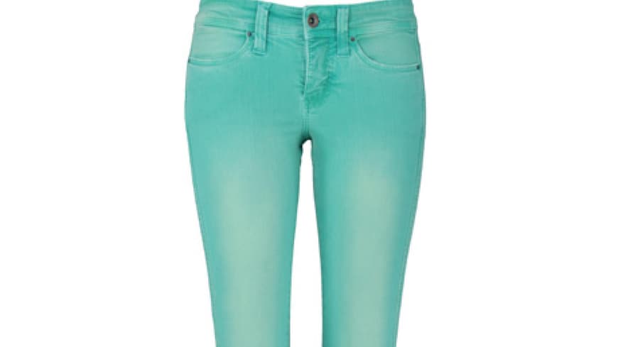 19. Juli 2012: Lieblingsjeans! Ist nicht nur so, so heißt das gute Stück auch noch. Und das Beste daran: immer eine Größe kleiner bestellen als man eigentlich brauch, weil der Stretchanteil so hoch ist. Damit schummeln wir uns übrigens auch noch eine Größe schlanker! Lieblingsjeans von Mac, ca. 120 Euro 19. Juli 2012: Lieblingsjeans! Ist nicht nur so, so heißt das gute Stück auch noch. Und das Beste daran: immer eine Größe kleiner bestellen als man eigentlich brauch, weil der Stretchanteil so hoch ist. Damit schummeln wir uns übrigens auch noch eine Größe schlanker! Lieblingsjeans von Mac, ca. 120 Euro