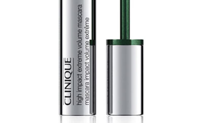 Die neue Wimperntusche von Clinique verschafft uns auf ganzer Linie traumhafte Wimpern. Mit ihrer knallgrünen Bürste erreicht sie selbst kleinste Härchen und umhüllt diese mit Farbe. Die Suche hat also ein Ende, ganz nach dem Motto: Geschwungener, Länger, Voluminöser! Die neue Wimperntusche von Clinique verschafft uns auf ganzer Linie traumhafte Wimpern. Mit ihrer knallgrünen Bürste erreicht sie selbst kleinste Härchen und umhüllt diese mit Farbe. Die Suche hat also ein Ende, ganz nach dem Motto: Geschwungener, Länger, Voluminöser!