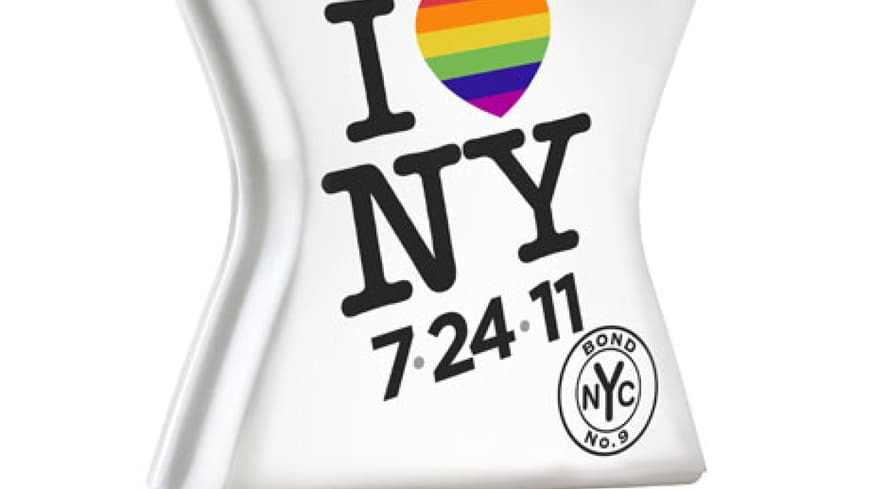 Seit genau einem Jahr ist die gleichgeschlechtliche Ehe in New York gesetzlich erlaubt. Ein guter Grund dieses mit einem Duft aus Mandarine, Muskatnuss, Pflaume, Rose, Jasmin, Kaschmir-Holz und Amber zu feiern. Natürlich unisex! âI Love New York for Marriage Equality Seit genau einem Jahr ist die gleichgeschlechtliche Ehe in New York gesetzlich erlaubt. Ein guter Grund dieses mit einem Duft aus Mandarine, Muskatnuss, Pflaume, Rose, Jasmin, Kaschmir-Holz und Amber zu feiern. Natürlich unisex! âI Love New York for Marriage Equality