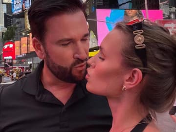 Michael Wendler und Laura Müller kurz vorm küssen