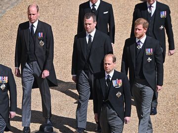 Prinz Philips Beerdigung 2021: Prinz Harry und Prinz William werden beim Trauermarsch von Cousin Peter Philips getrennt