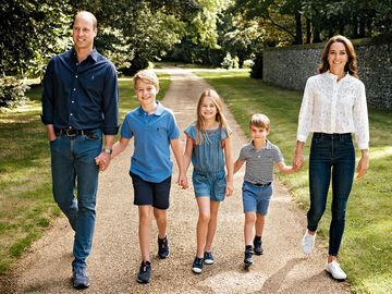 Prinz William mit Prinz George, Prinzessin Charlotte, Prinz Louis und Prinzessin Kate