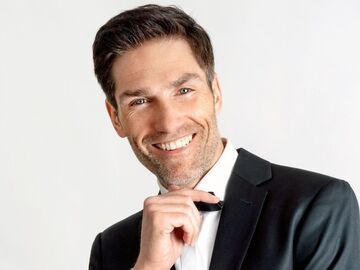 Christian Polanc Let's Dance 2023 Profi-Cast RTL lächelt