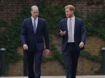 Prinz William und Prinz Harry besuchen eine Statur zu Prinzessin Dianas 60. Geburtstages. 