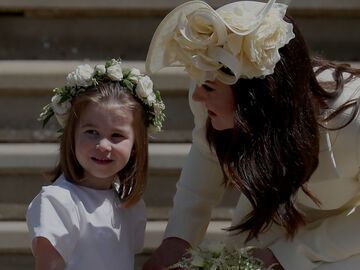 Prinzessin Charlotte und Prinzessin Kate bei der Hochzeit von Harry & Meghan im Jahr 2018.