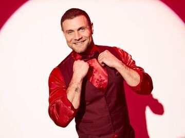 Michael "Mimi" Kraus Let's Dance Promi-Cast 2023 RTL rotes Hemd und Weste