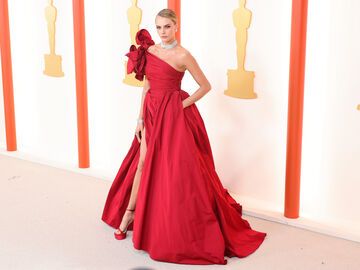 Cara Delevigne Oscars 2023 rotes Kleid