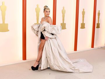 Florence Pugh Oscars 2023 cremefarbenes Kleid