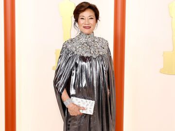 Janet Yang Oscars 2023 silbernes Kleid