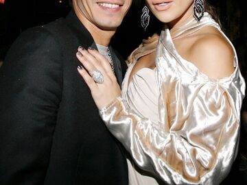Nur das Beste für Max und Emme. Die Zwillinge von Jennifer Lopez und Marc Anthony wachsen im Luxus auf. Allein die antiken Babywiegen aus Frankreich kosteten über 75.000 Dollar