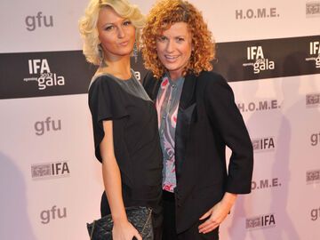 "Popstars"-Jurorin Lucy Diakovska mit Freundin Carmelia