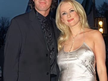 Wie in alten Zeiten... Alex hält zu seiner Ex Jenny Wie in alten Zeiten... Alex hält zu seiner Ex Jenny