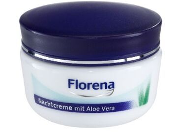 Nachtpflege, die auch als After-Sun-Maske verwendet werden kann "Nachtcreme mit Aloe Vera" von Florena, 50 ml ca. 4 Euro  