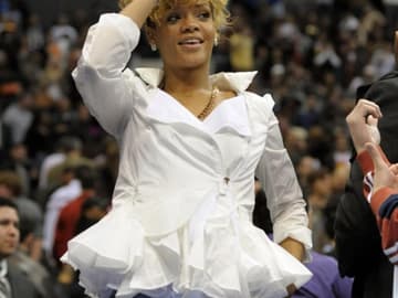 Emotionen pur! Rihanna fiebert mit