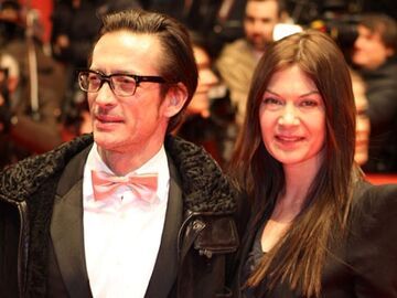 Regisseur Oskar Röhler erschien mit seiner Ehefrau Alexandra Fischer-Röhler. Sie ist ein Part des berühmten Designer-Duos "Kaviar Gauche"