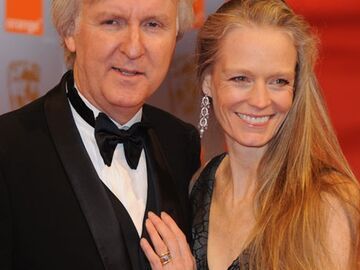 James Cameron mit Ehefrau Susie Amis. Sein Film "Avatar" ging mit acht Nominierungen ins Rennen - konnte aber leider nur zwei Auszeichnungen mit nach Hausen nehmen