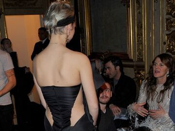 Huch! Pixie Geldof gewährt in ihrem Outfit tiefe Einblicke