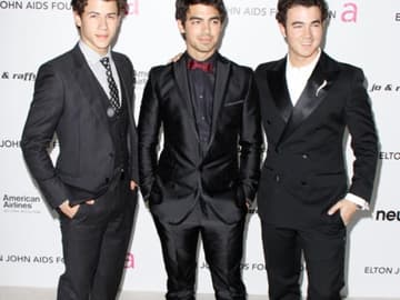 Nick, Joe und Kevin von den "Jonas Brothers" standen ebenfalls auf der Gästeliste von Elton John