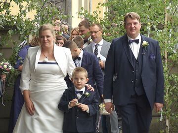 Das "Bauer sucht Frau"-Paar Sonja und Kurt bei ihrer Hochzeit.