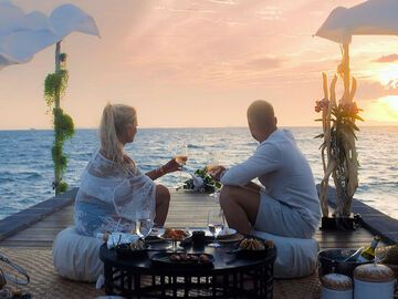 Jade Übach und Flip haben ein Date am Meer bei "Bachelor in Paradise".