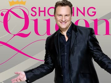 Guido Maria Kretschmer vor dem "Shopping Queen"-Logo