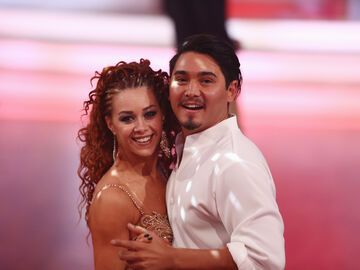 Oana Nechiti und Erich Klann glücklich bei "Let's Dance"