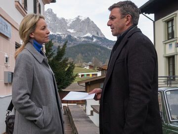 Franziska und Martin stehen sich bei "Der Begdoktor" gegenüber