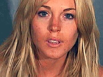 Ende Oktober 2007 wurde Lindsay wegen Trunkenheit am Steuer, Fahrens unter Kokain-Einfluss und gemeingefährlichen Fahrens von einem kalifornischen Gericht zu einem Gefängnisaufenthalt von einem Tag und der Ableistung von 10 Sozialstunden verurteilt
