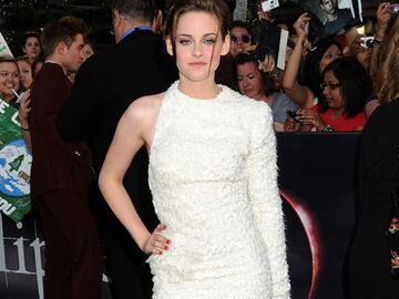 Vom Teenager zur Stil-Ikone: Kristen Stewart bezauberte in einem weißen One-Shoulder-Dress von Elie Saab