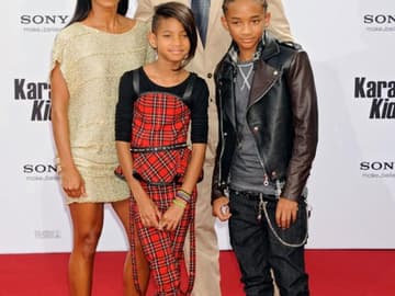 Was für eine Familie! Hollywood-Star Will Smith gehört zu den erfolgreichsten Schauspielern der Welt - und seine Kids sind auf dem besten Weg dahin. Neuester Star des Clans: Wills Sohn Jaden. Er promotet gerade seinen neuen Film "Karate Kid"