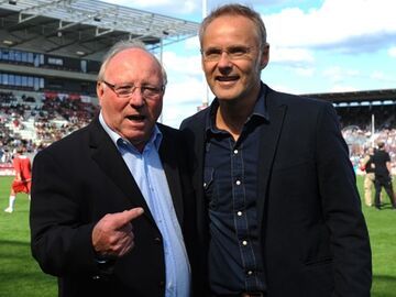 Sport-Moderator Reinhold Beckmann lud am Wochenende zum "Tag der Legenden" - viele ehemalige Superspieler waren gekommen: So auch HSV-Urgestein Uwe Seeler