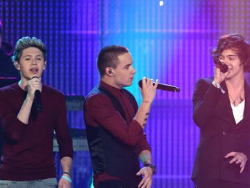 "One Direction" auf der Bühne. Die Jungs erhielten übrigens auch einen Preis - in der Kategorie "Pop International"