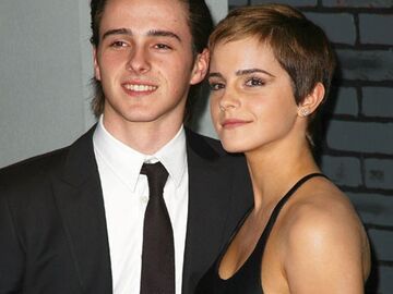 Familiäre Unterstützung holte sich auch Emma Watson nach New York. Die 20-Jährige wurde von ihrem Bruder Alex begleitet