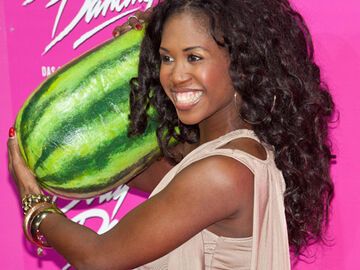 "Das Supertalent"-Jurorin Motsi Mabuse trägt eine Melone