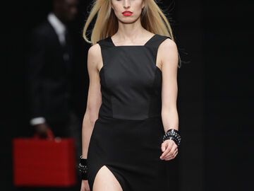 Karolina Kurkova glänzt nicht nur als Gesicht der diesjährigen Fashion Week - sondern auch als Model bei der Boss Show