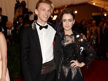 Jamie Campbell Bower mit Lily Collins