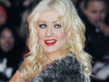 Christina Aguilera strahlt über das ganze Gesicht. Ob es an ihrem neuen Lover liegt? Angeblich soll die Schauspielerin den Set-Assistenten Matt Rutler daten